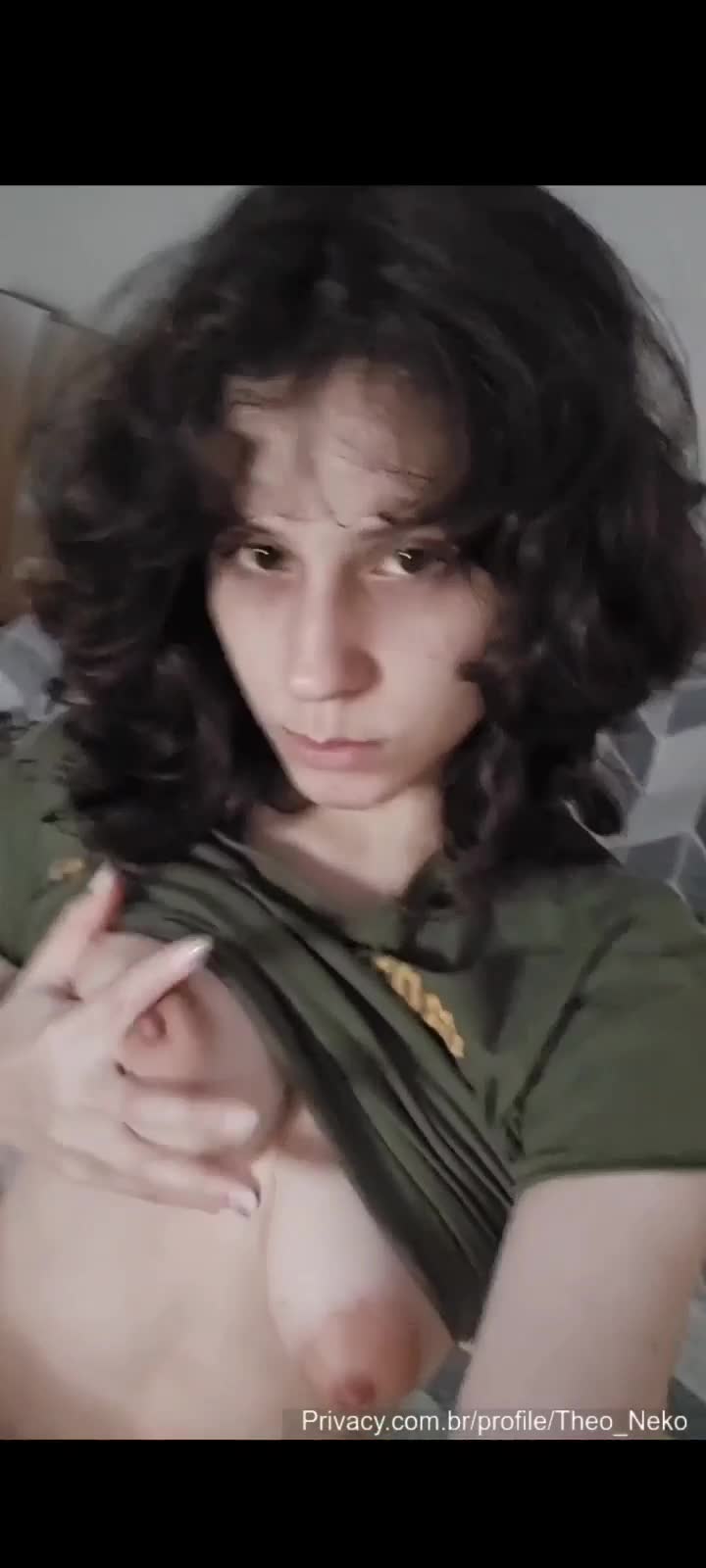 oE_TXsfdWrq5edee19af619d4a5.mp4