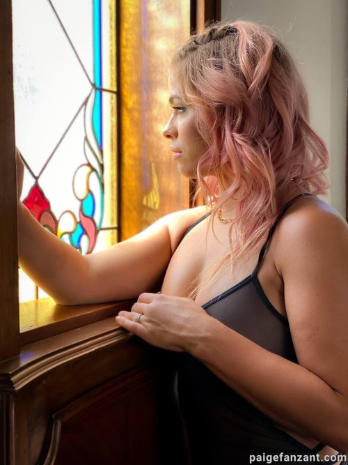 paige_vanzant_thong_lingerie_stilettos_photoshoot_set_leaked-UNVXDKc8fce17be79c7397.jpg