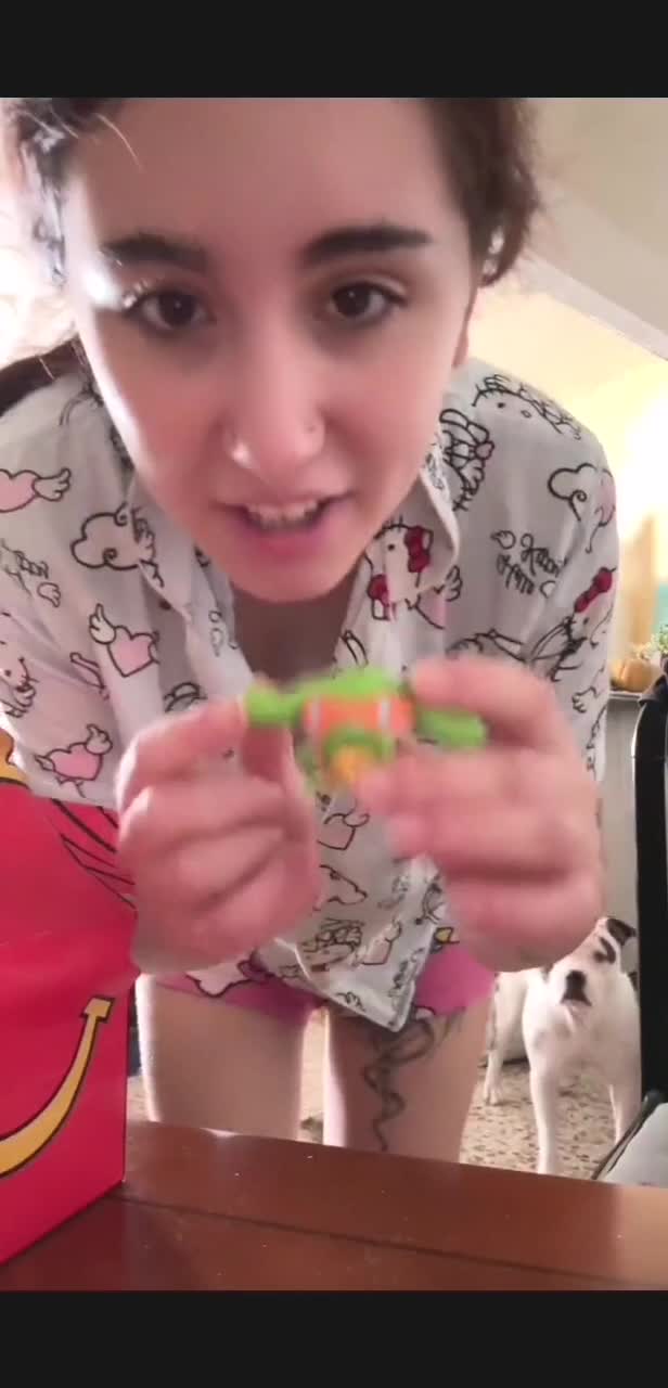 petal_20250802_155059337b1c57c1052a92.mp4