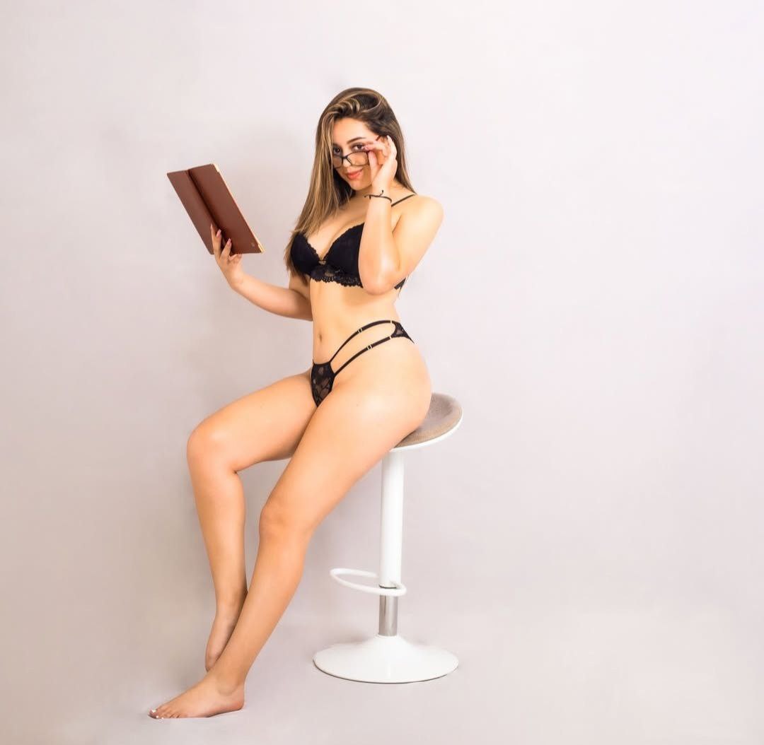 Erika_Mndz / Erika_Mendez_X