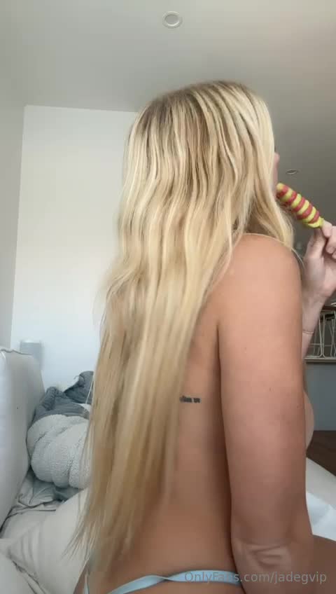 please-let-me-wrap-it-with-my-mouth-spit-on-it-and-stroke-it-slowly12f72f689a8a4d18.mov