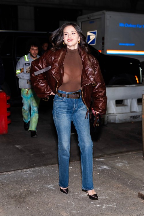 selena-20e2b394a676192ab.jpg