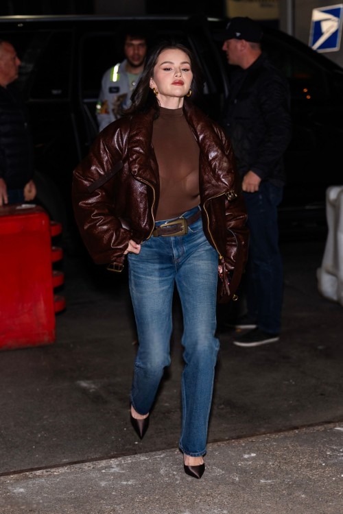 selena-45fe43071fafc7fac.jpg