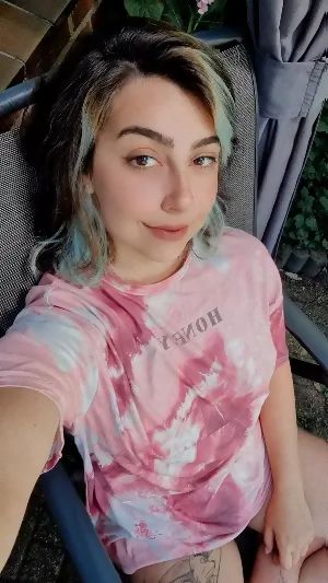 selfy-guess-how-many-tattoos-i-have-TQRb0bd8adab47dc68da8b.jpg