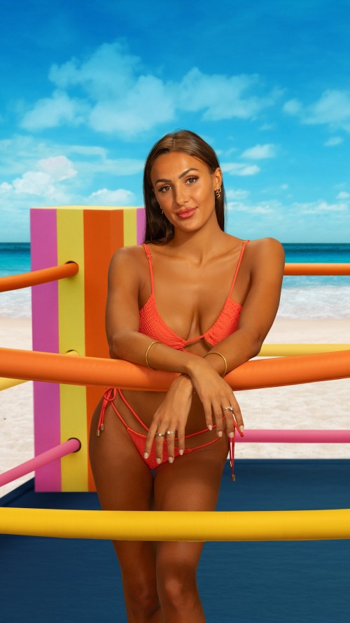 solene-love-island-games-season-2601010e6b4eee57e.jpg