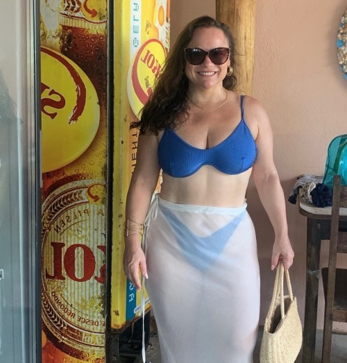 sou-a-juncao-da-mulher-q-me-deu-a-vida-atravessada-por-uma-geracao-mais-livre-e-mais-autentica.-Sou-uma-mulher-de-mil-faces-mil-funcoes-mil-decepcoes-e-tudo-isso-me-fez-qm-sou-hoje-Me-7c2993b10b54ff4e.jpg
