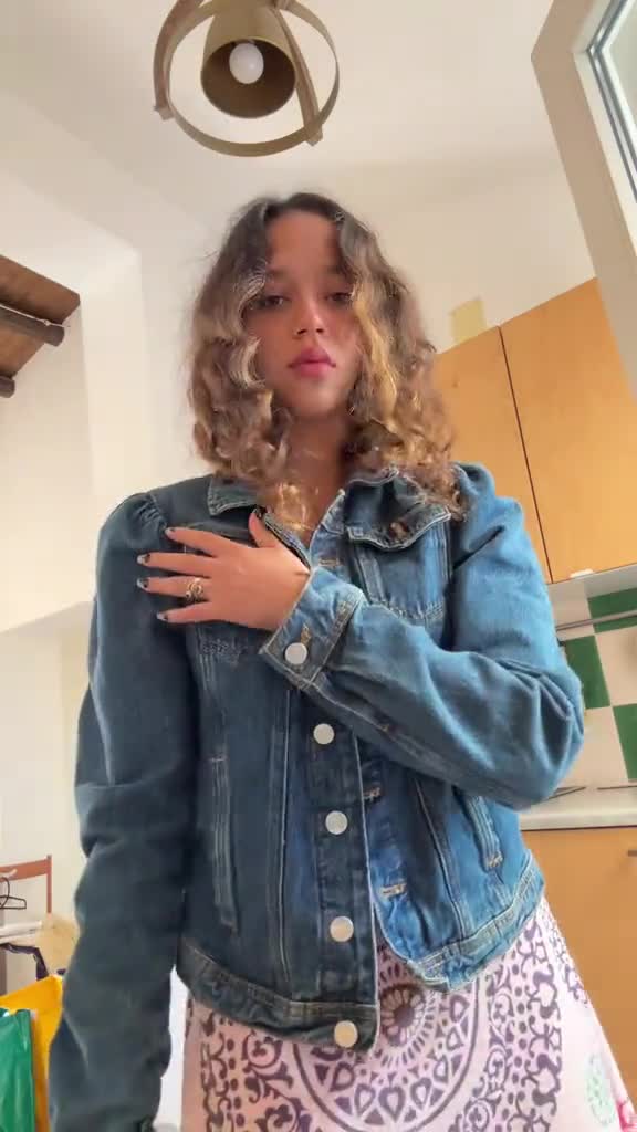 ssstik.io_whoisstillnamedruth_1762988186952.mp4