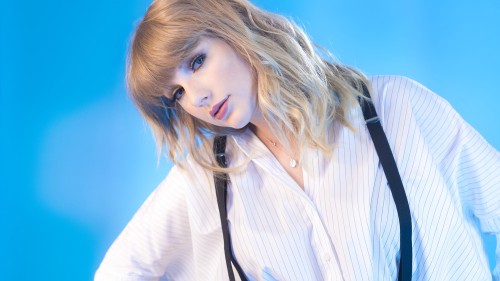 taylor-swift-blonde-singer-shirt-blue-eyes-girls-2132378f16eb08b1c91e7.jpg