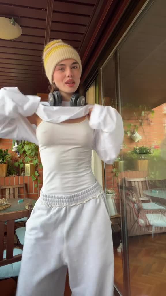 tiktok_17427814294452d22a801dea69676.mp4