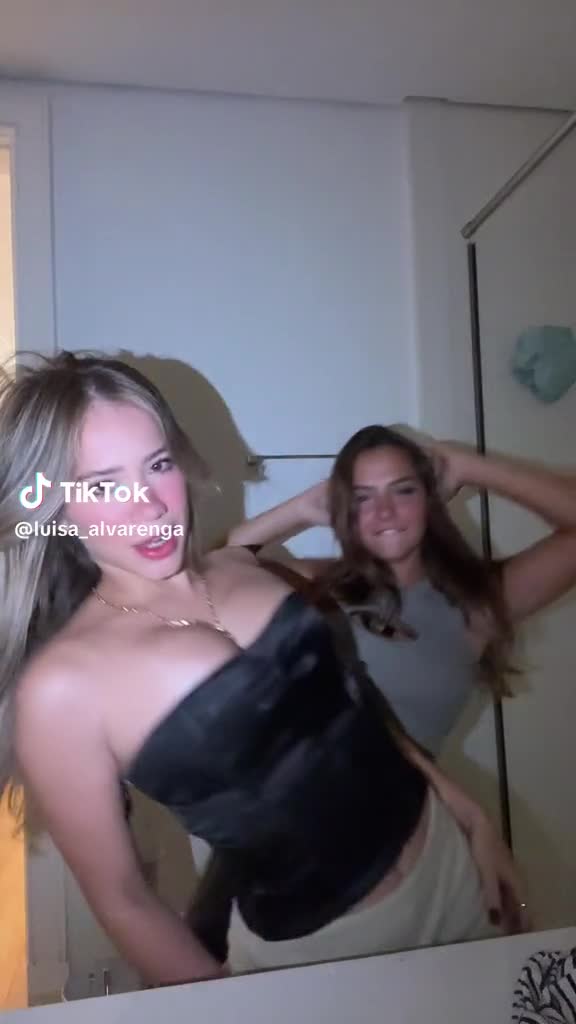 v09044g40000cnhkne7og65kcnv8hal0f4cb198343783e4b.mp4