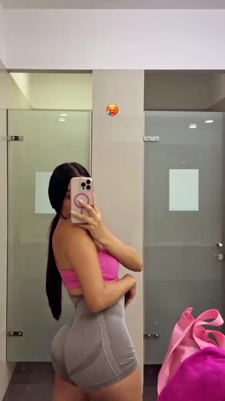 veronicaboyerv_1747787566_1760102477440dfa2a03822ee0.mp4