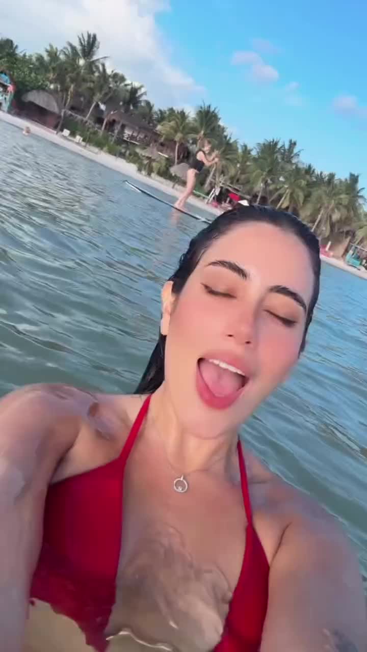 veronicaboyerv_1749954553_1760102477f8f5c9591c5355e4.mp4