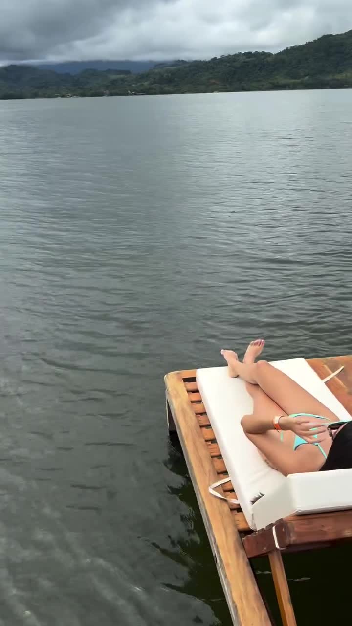 veronicaboyerv_1751058396_1760102477cdb01e0d70b54db5.mp4