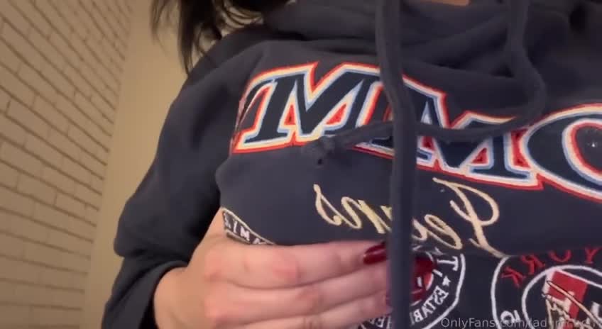 video_2025-09-23_20-05-49-6e6d12f616a5786e9.mp4