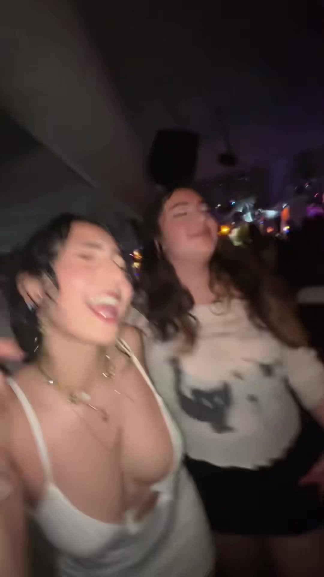 01BRyI4DIGAB8.mp4.mp4
