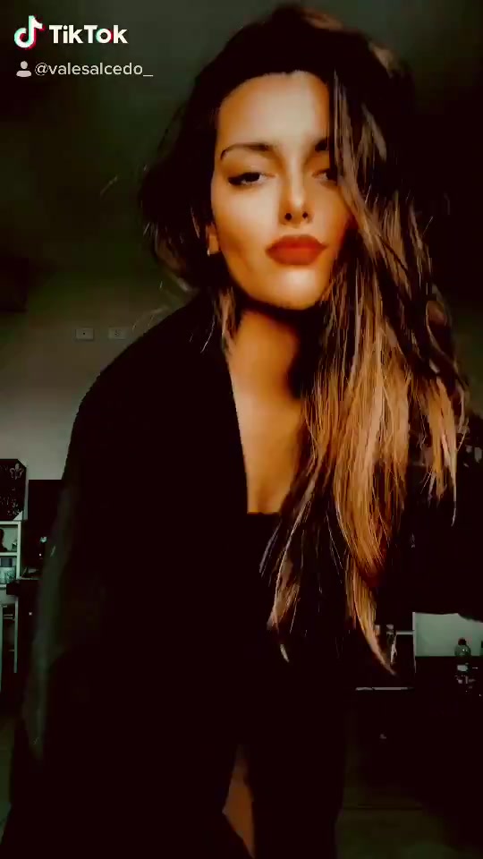 04RSrsqAGC_sK.mp4