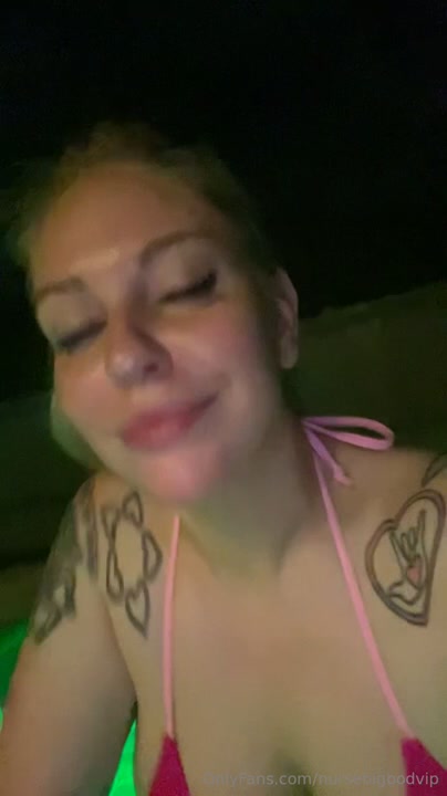 0i87ppf32osdmqrw18kx2_720p.mp4