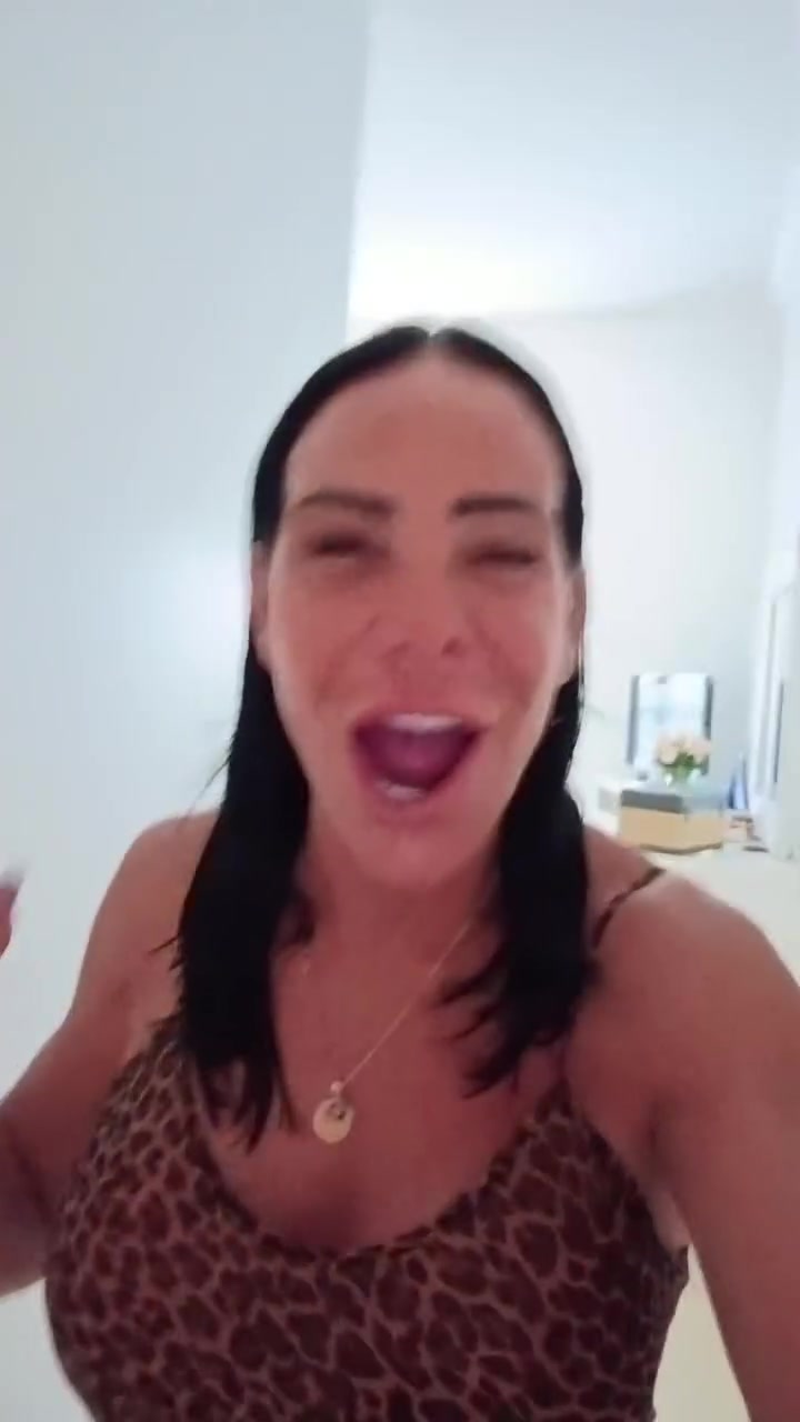 1000055852.mp4