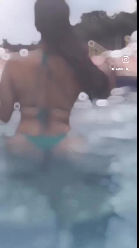1884475a90ee428d9f7c8f69d2ca8e5e.mov