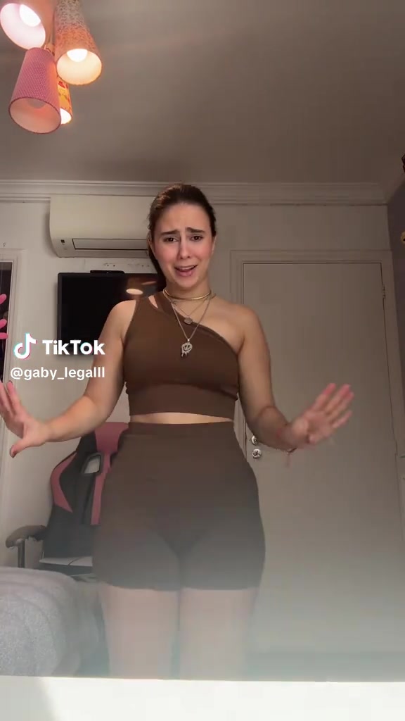 5143df2133acd89eaf52bb7ed7dbe693.mp4