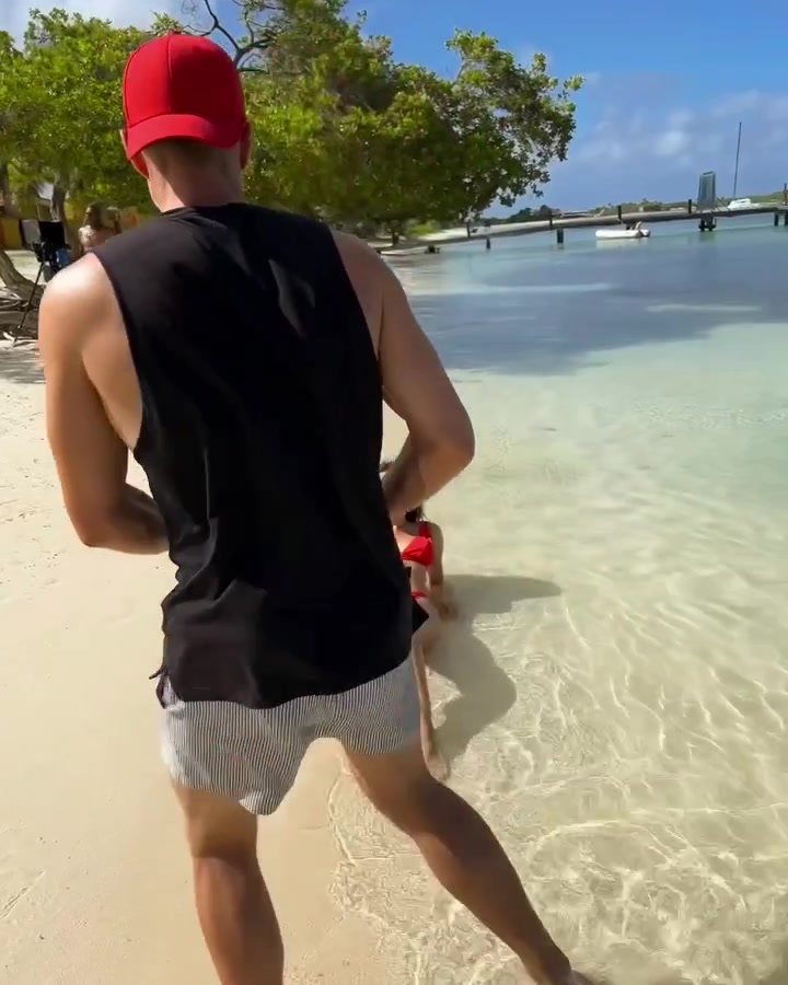 AQPW-Dr0Z3iyB5GfF456b9E3_16GrN9MFiSAvsYnK0lxyrURgQRi1GCxx5MpMsmZPbIUwFefB_AqgUQLmAGuSUBt..mp4