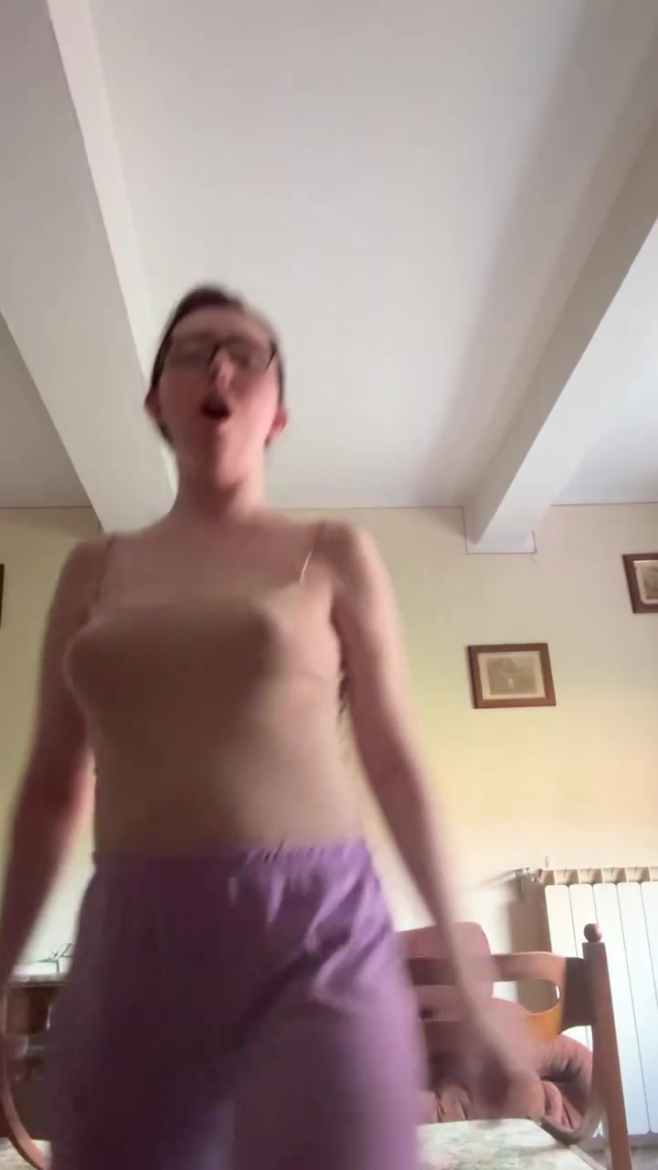 Giulia Fracasso dance puffy nipples 4.mp4