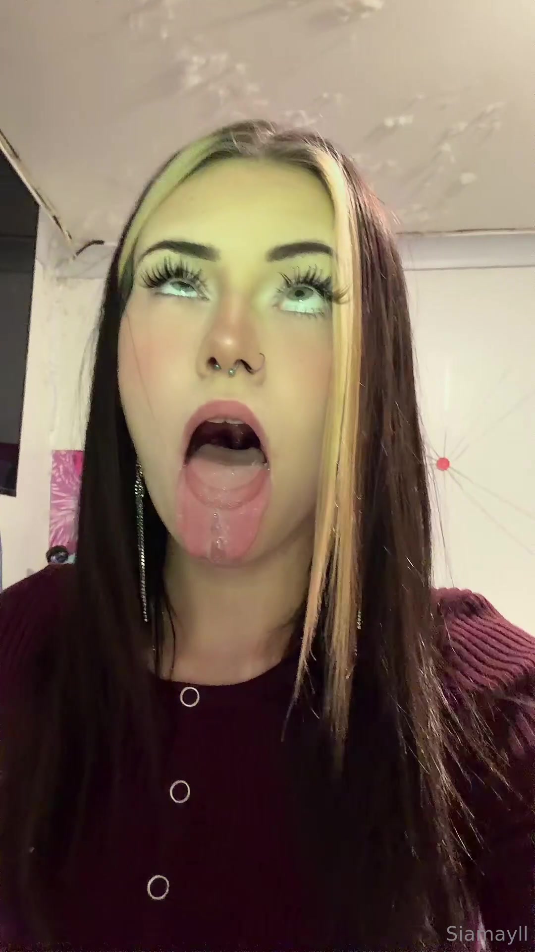 I want you to cum to my pretty face doing your FAVOURITE pose 😏💦🩷.mp4