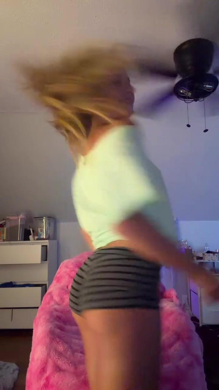 My link gets to see more than this😛...... #Creator #OF #contentcreator #dance #twerking #twerk .mp4