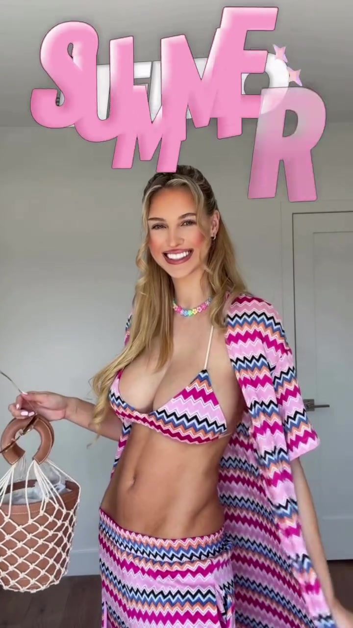 Now that I moved to Florida, does that mean I have summer all year long ☀️🌴 @FashionNova.mp4