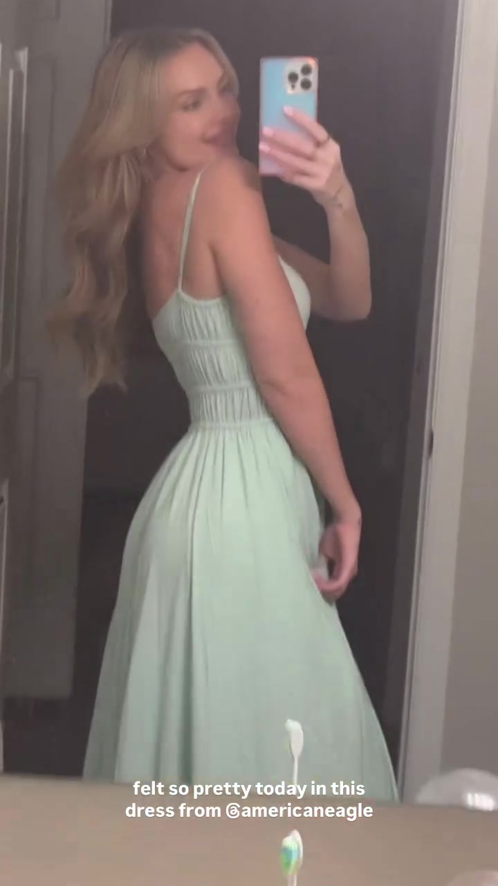 StorySaver.net-haileymalles-Video-1748222729250.mp4