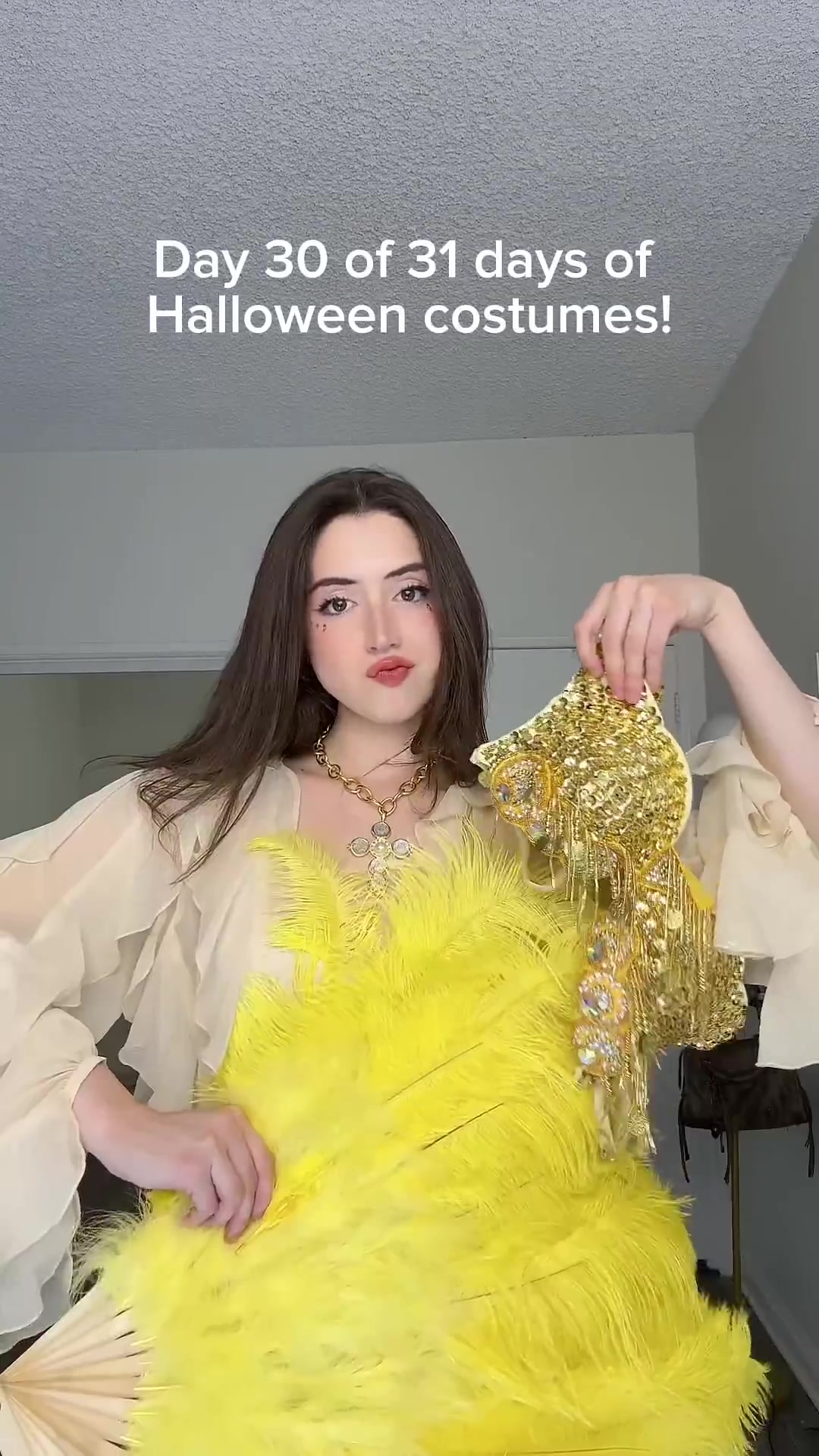YTDown.com_Shorts_DAY-30-of-31-days-of-Halloween-costumes_Media_GyvP9J0OSN8_001_1080p.mp4
