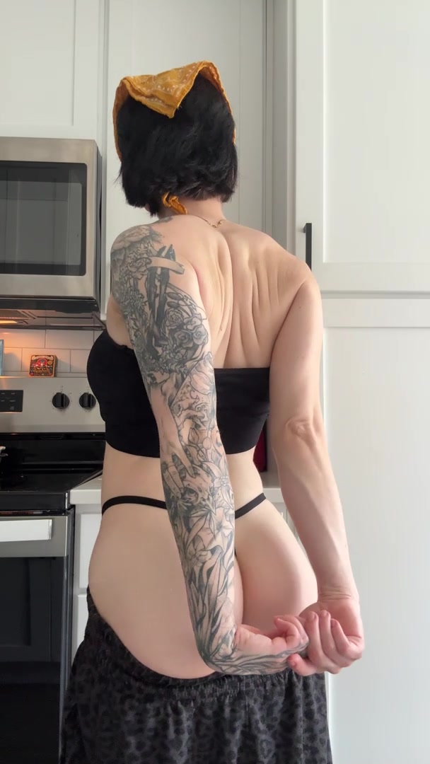 compressed_watermark_15128_amberthevalkyrie_2713530132.mov