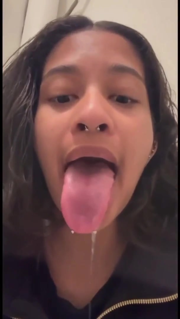 compressed_watermark_72238_starshxan_94286737321.mp4