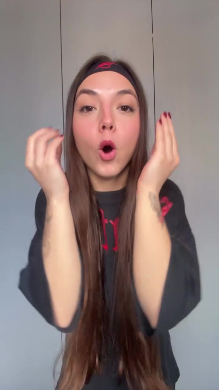 dailyy_geisy_51963364fe3e4f54917f8e30c4d64202.mp4