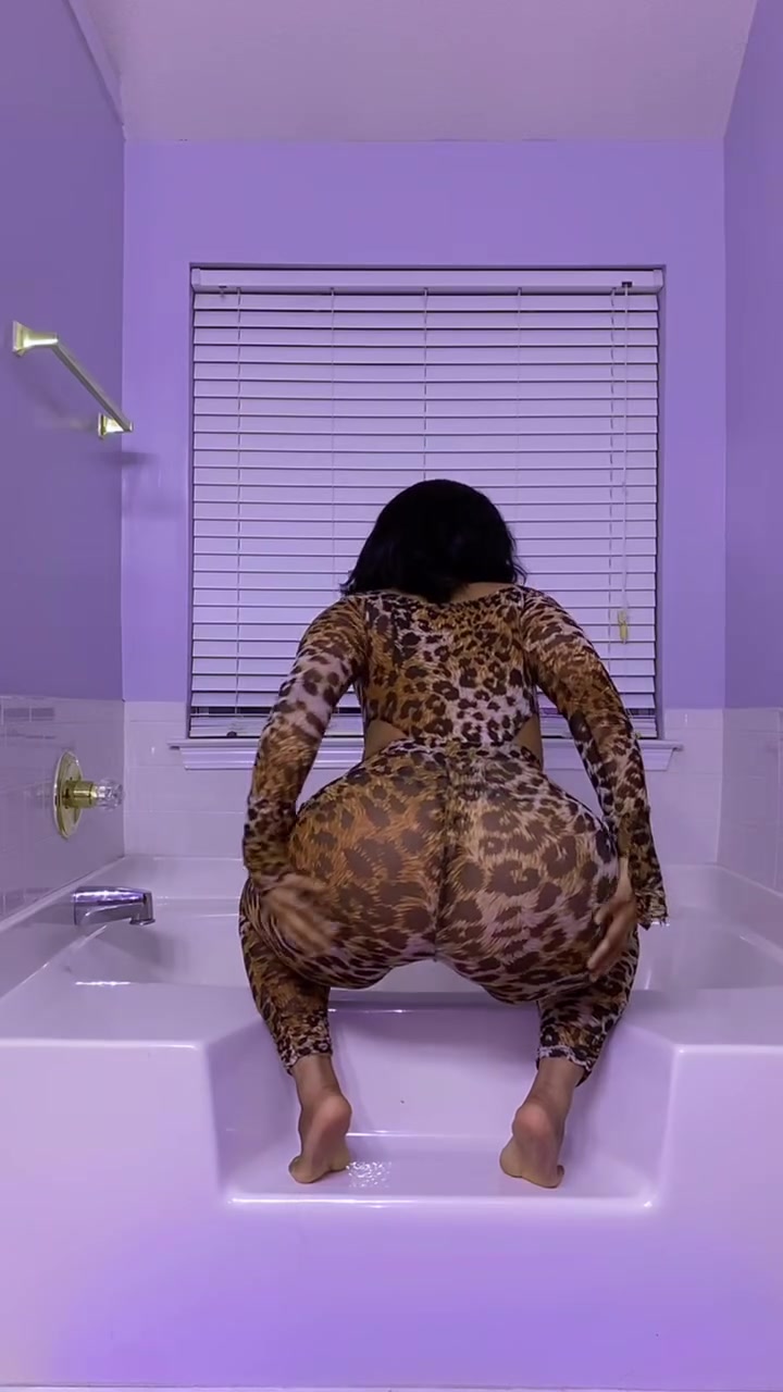 dgXuTMHrkR9.mp4