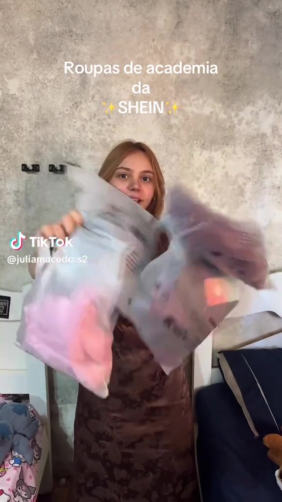 e32f6de05eeb3b023fe8d6601df8ceff.mp4
