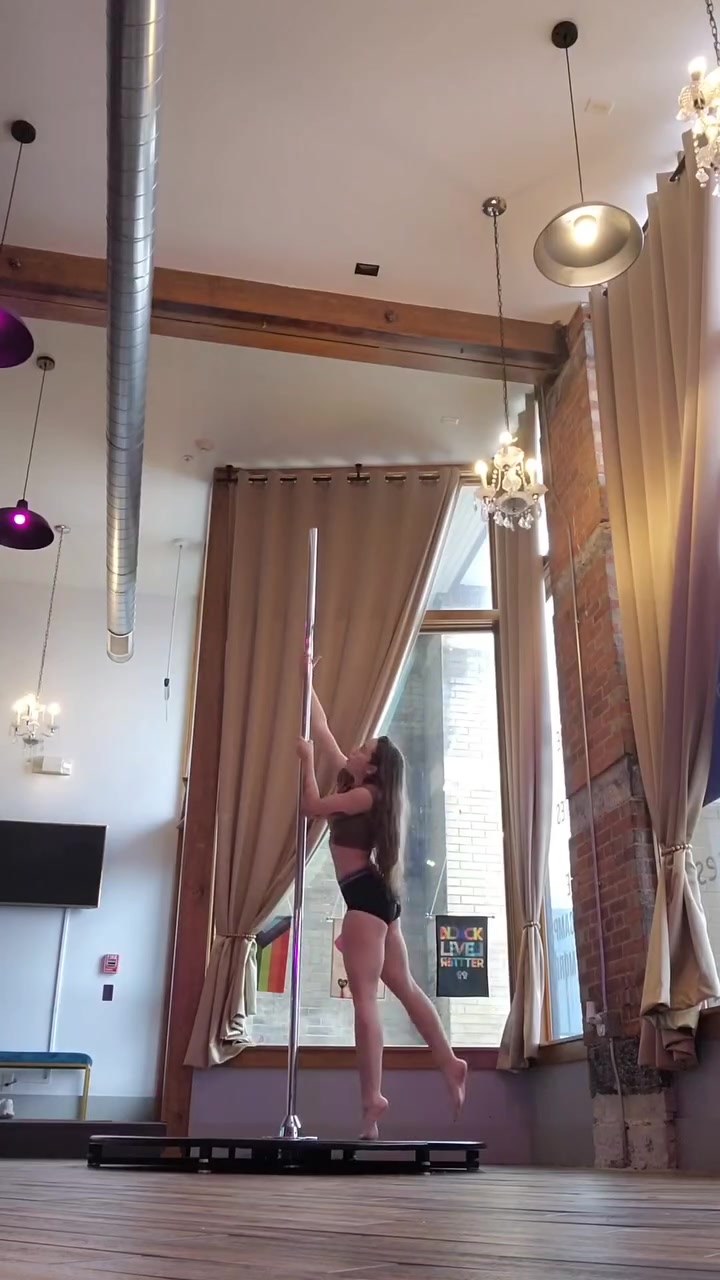 flowypole_1713598818_3348269501290127584_65157338593.mp4