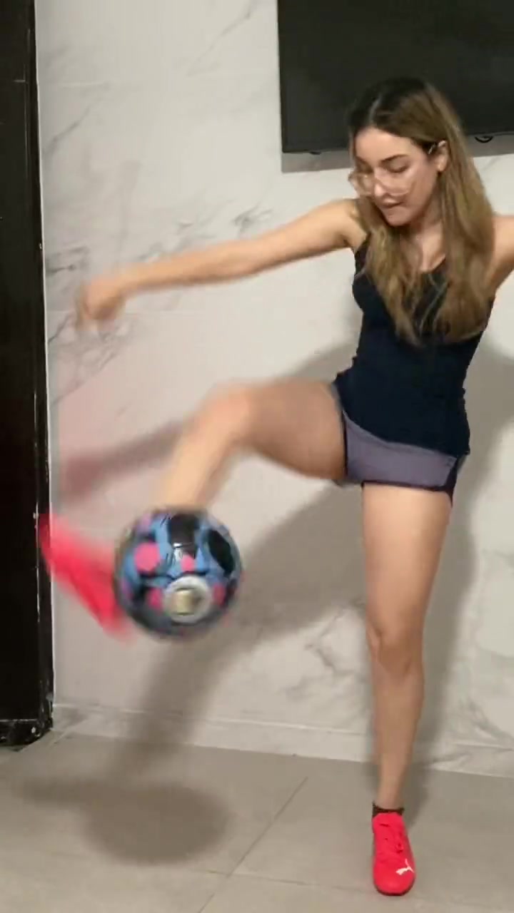 gw9Qcld4zgjg3TBq.mp4