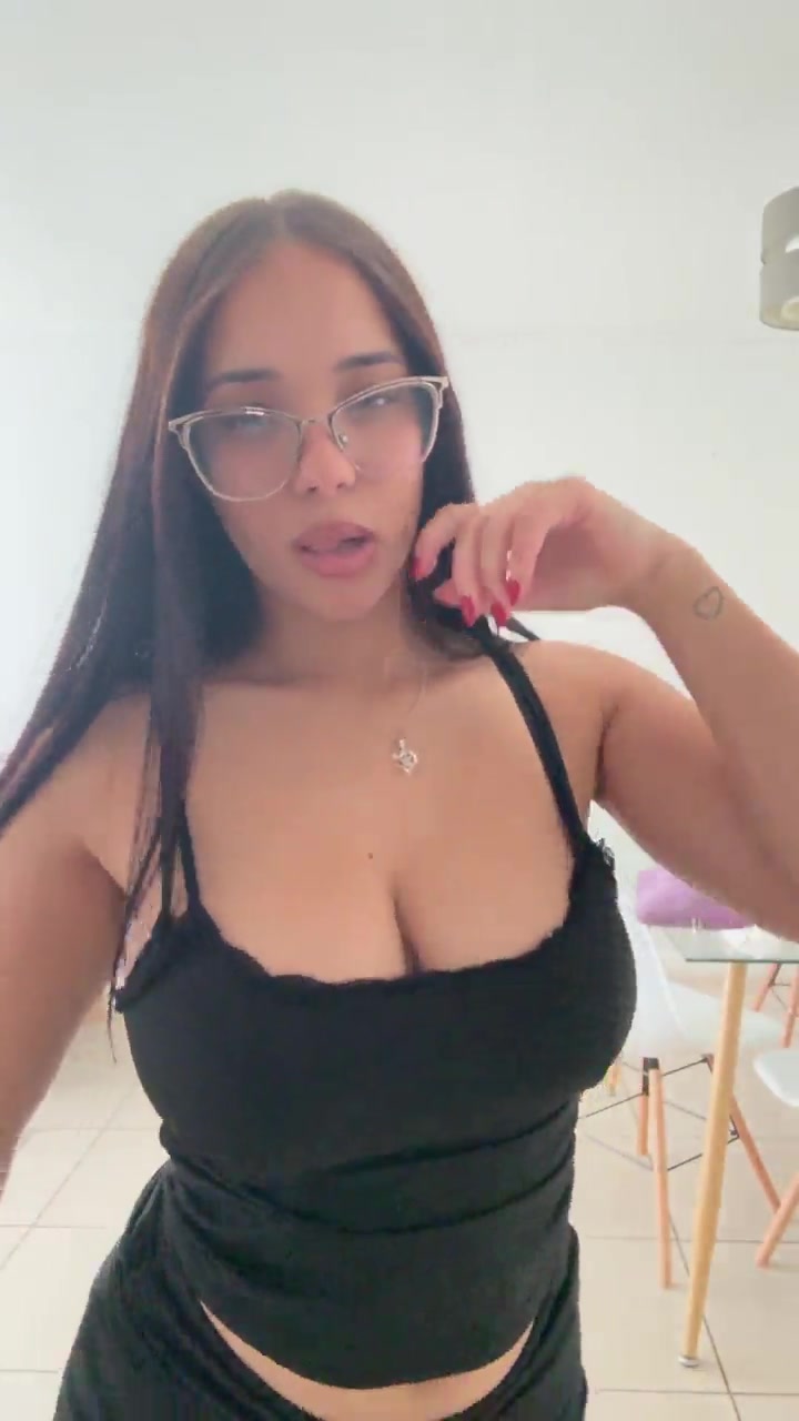 leilanimorales DRbSIXhZ_720p.mp4