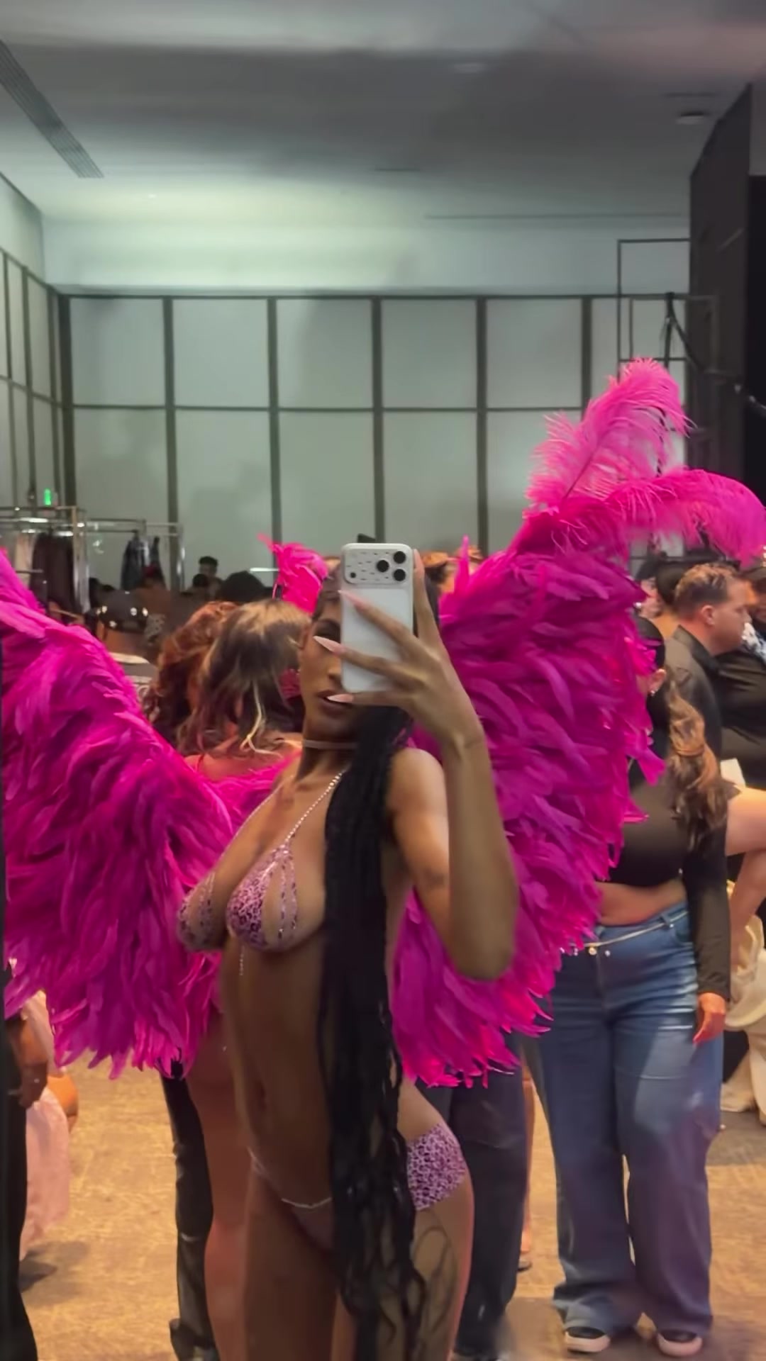 librana_sungoldrd_fashionweek_10162026_3.mp4