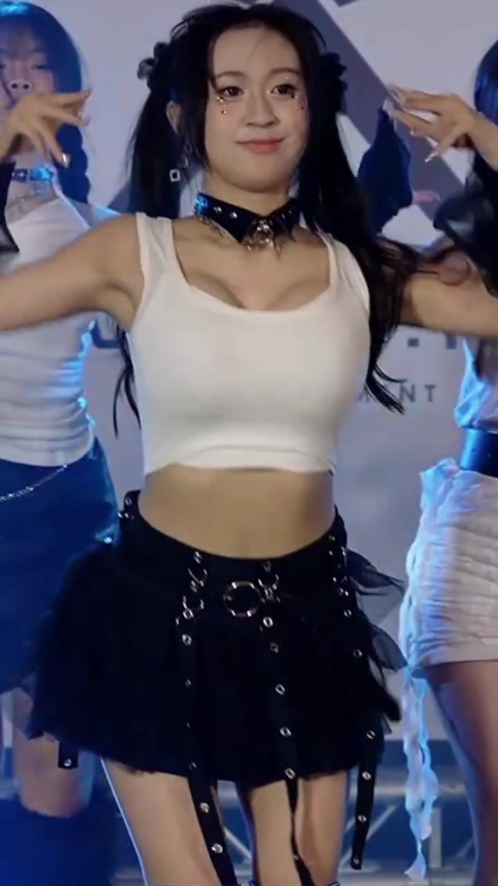 onlyforyiluo_6e813a2de4e24709bd16d1e55a4073b6.mp4