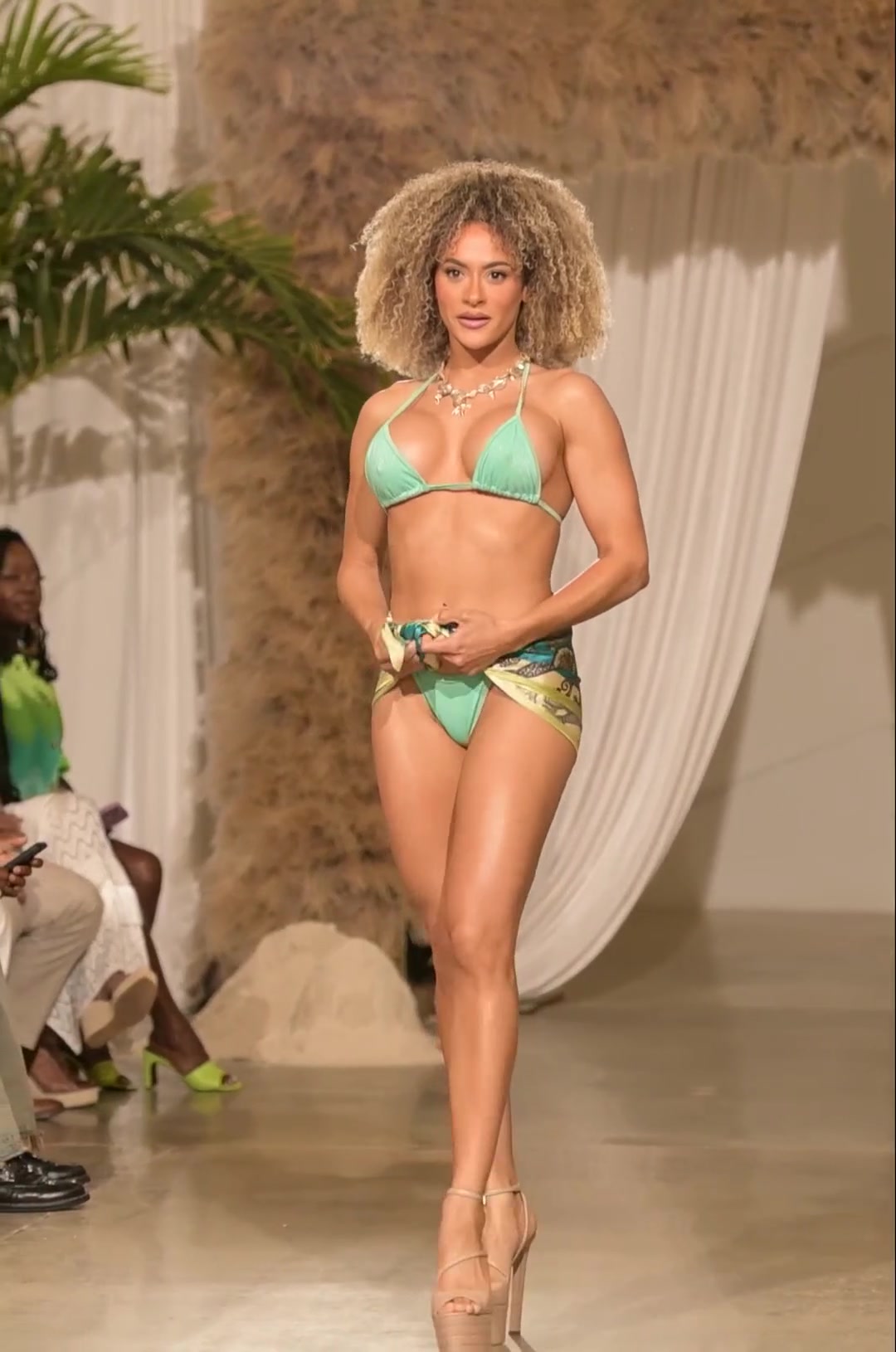 redvid_io_kiara_zayas_sabana_swim_miami_swim_week_2025.mp4