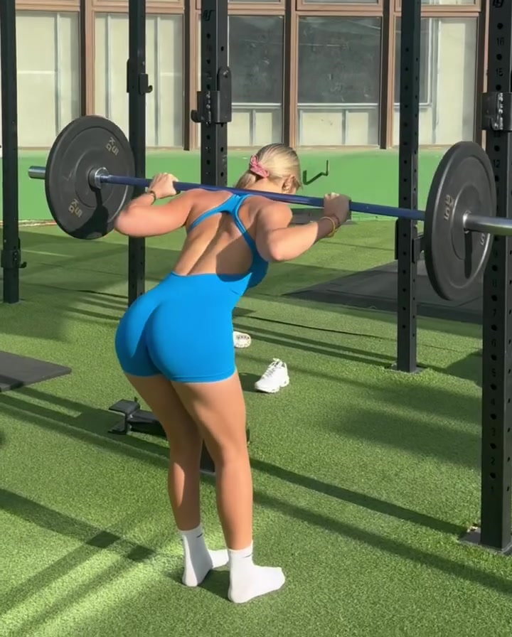 sandractive_1727699864_3468519557747158568_833556058.mp4