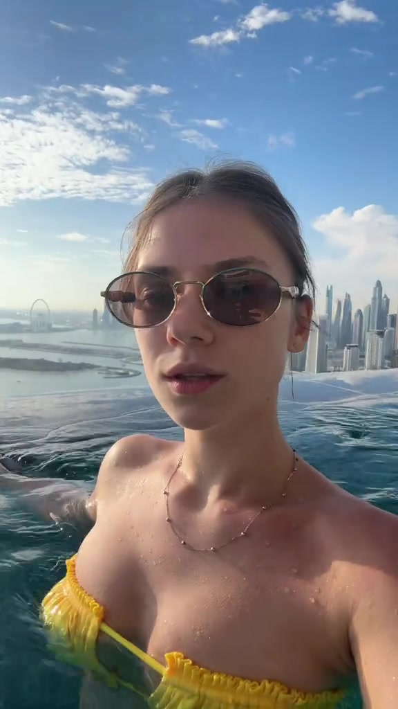 ssstik.io_@miss.selinka_1771353163987.mp4