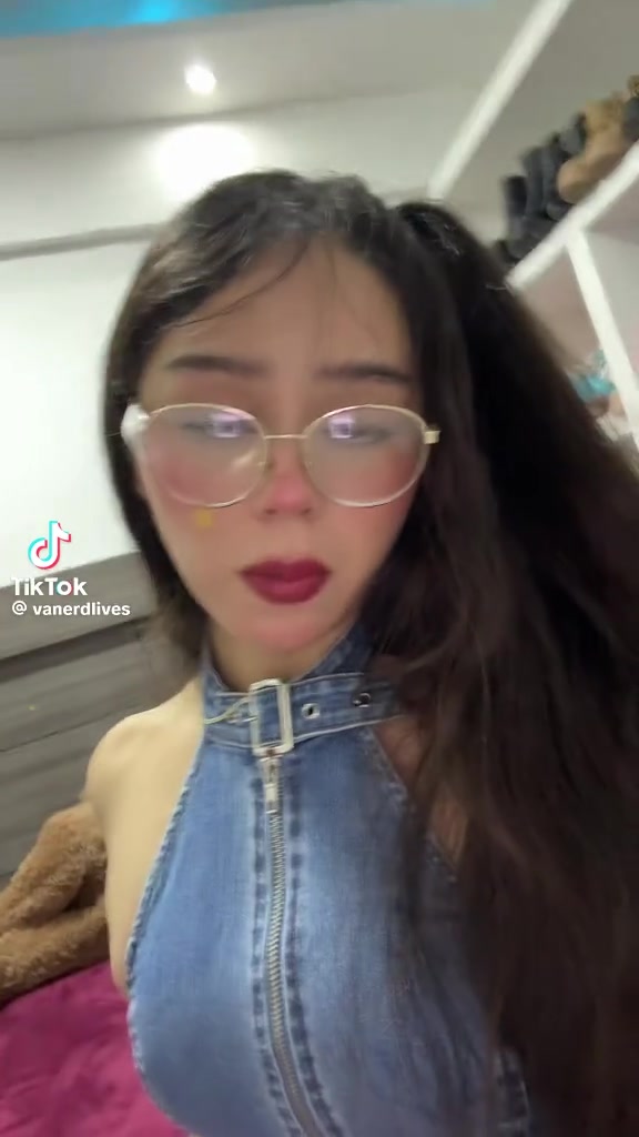 v09044g40000csk3manog65lhetf8f2g.mp4