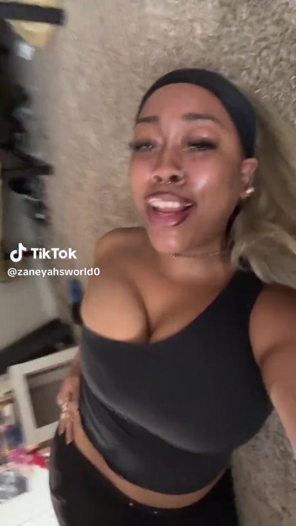 v12044gd0000d612b4vog65otfarnbm0.mp4