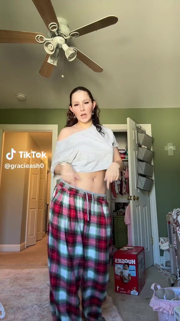 v12044gd0000dbaga3vog65tchnj2an0.mp4