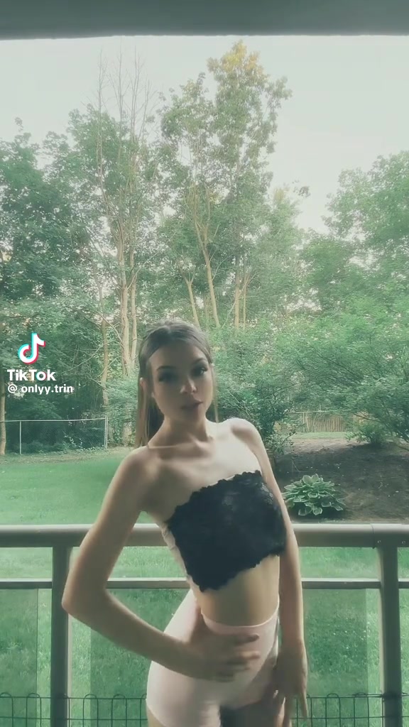 v1c044g50000d93g7gfog65vvl8adgrg.mp4