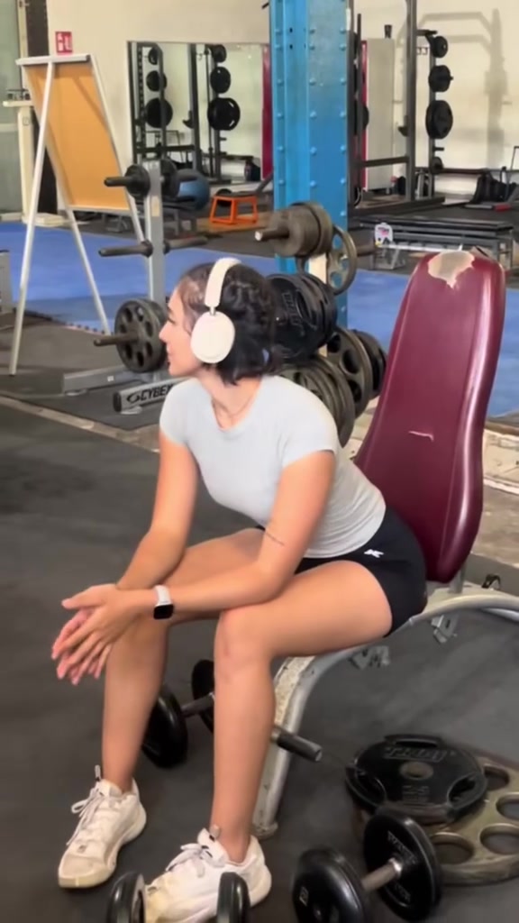 whats_up_mer_AQMaUI7Mb5695XTnGoGo5zuQwqvoNJnL_azmJDDIp1Q7PFrwlVUPKRsa7boPUg1O2_a-alUKFzSFcNlUa5jHW8OxOVGHpTAOAq7e__c.mp4