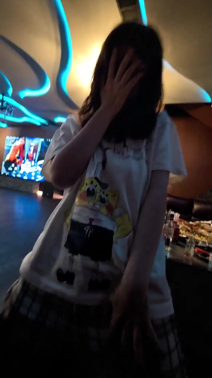 xSoafuu-HB5KTsK3.mp4